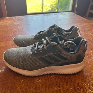 Adidas AlphaBounce Size 6.5